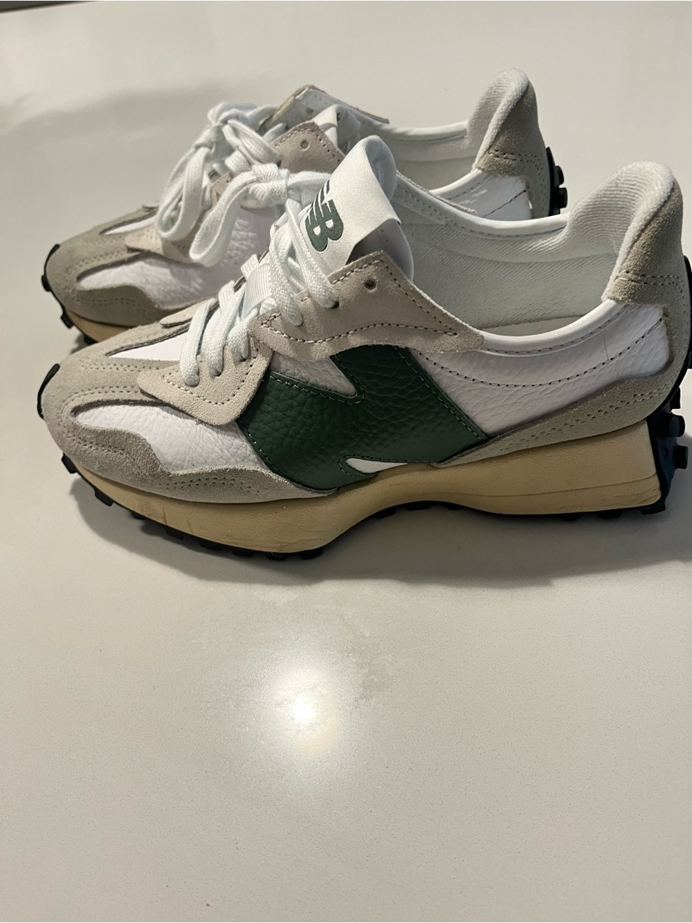New Balance 327 Sneakers, SZ 7, EUC